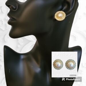 VTG ROMAN Icy Blue Rhinestone Halo Pearlesque Bridal Post Earrings